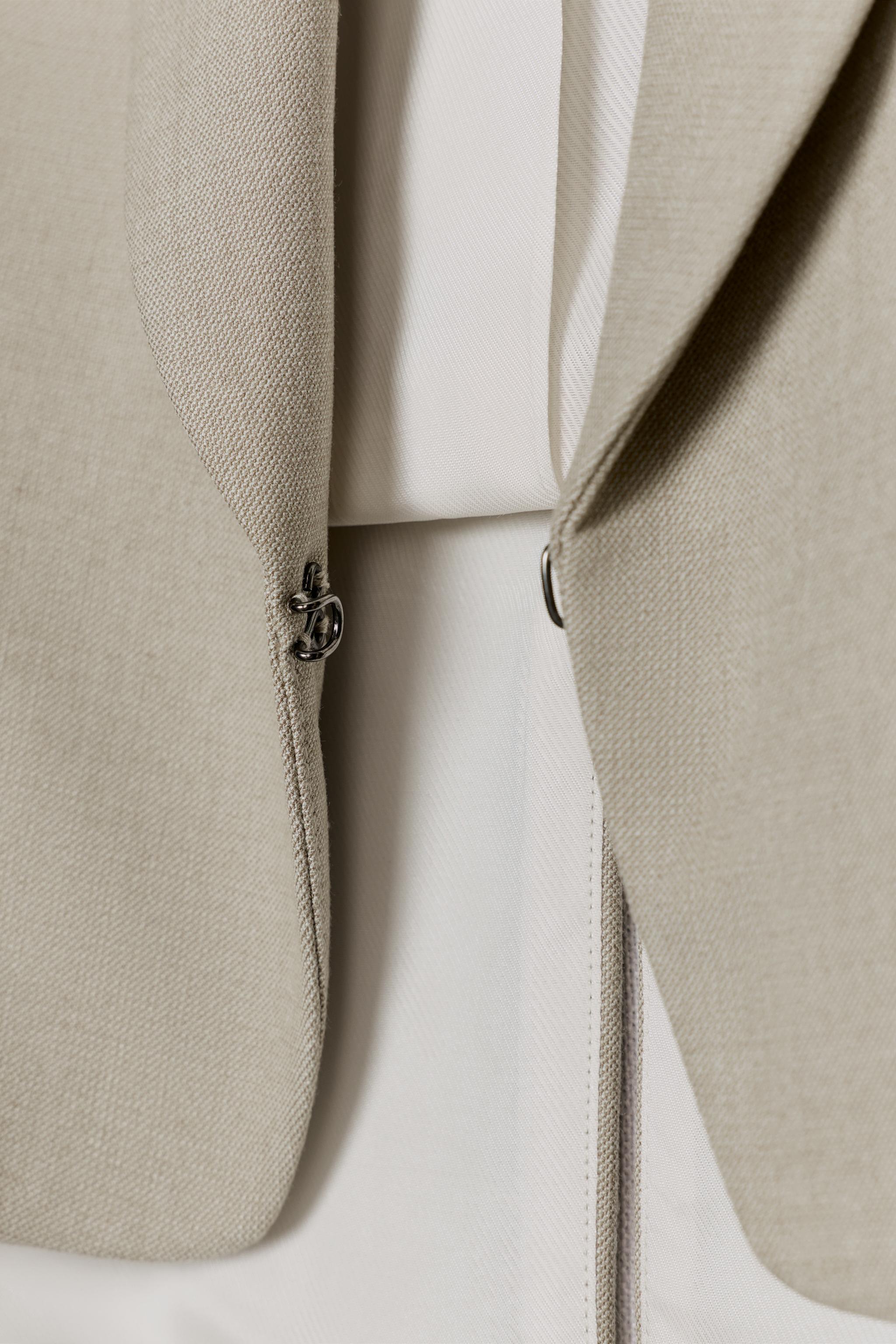 LAPEL BUTTON VEST